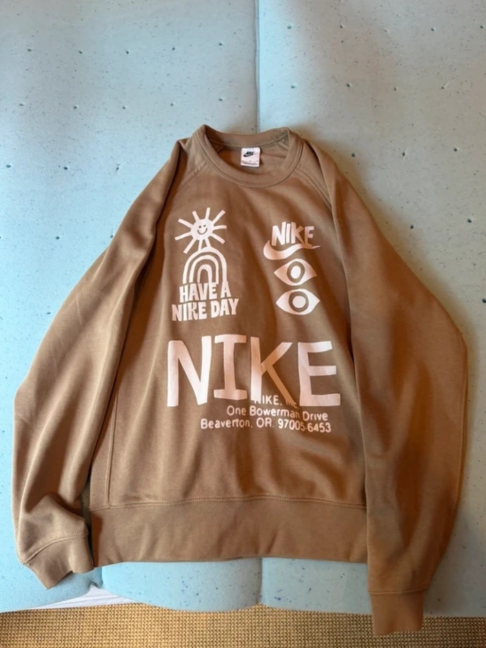 Nike Graphic Crew Neck